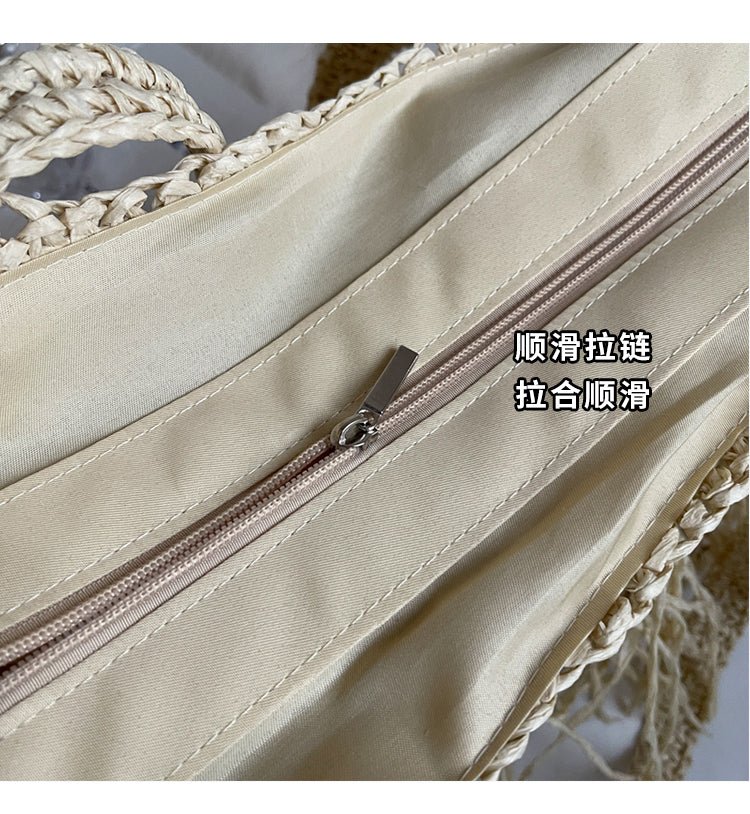 Refined Tote Bag in Straw