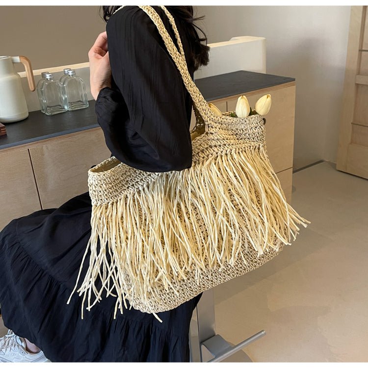 Refined Tote Bag in Straw