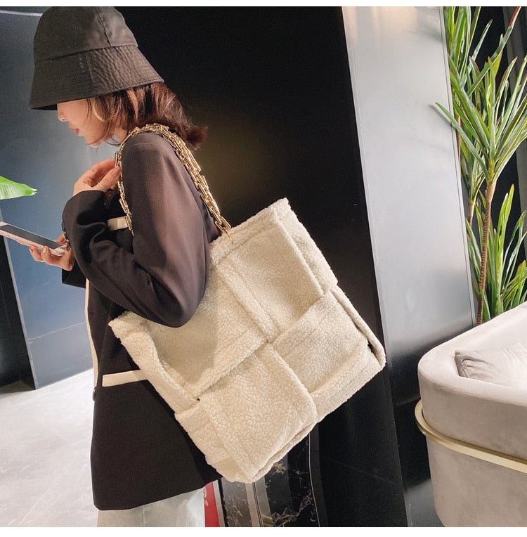 Structured Tote Bag in Faux Fur