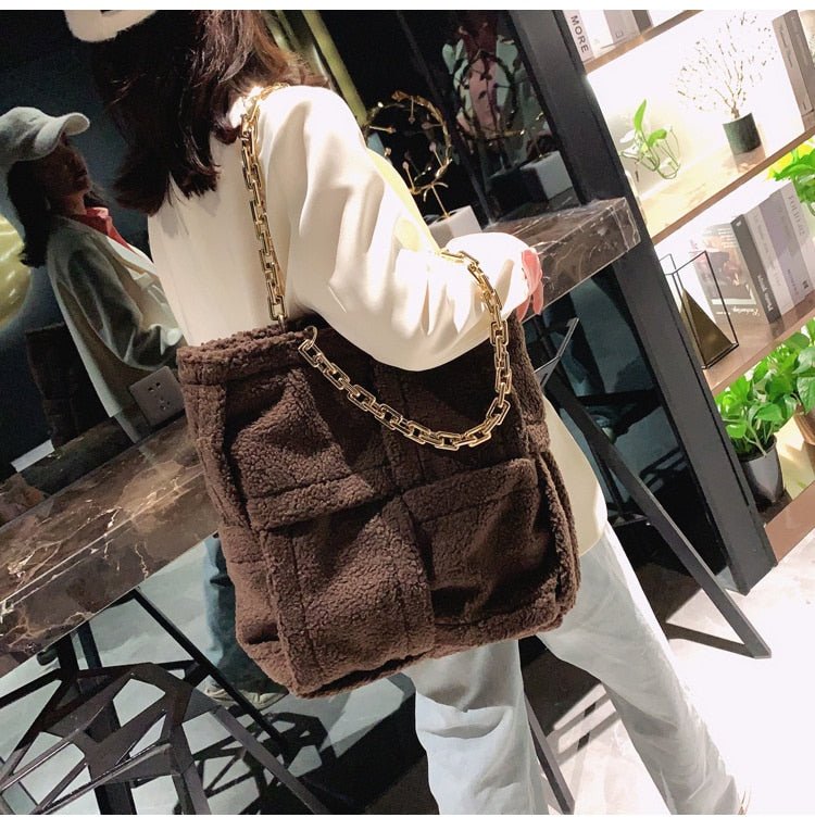 Structured Tote Bag in Faux Fur