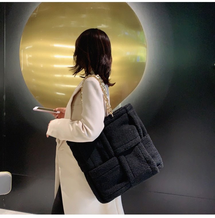 Structured Tote Bag in Faux Fur