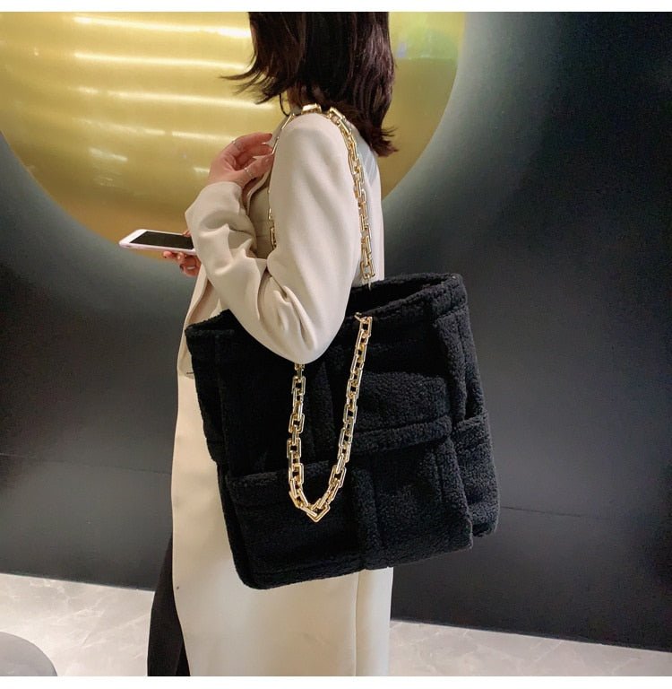Structured Tote Bag in Faux Fur