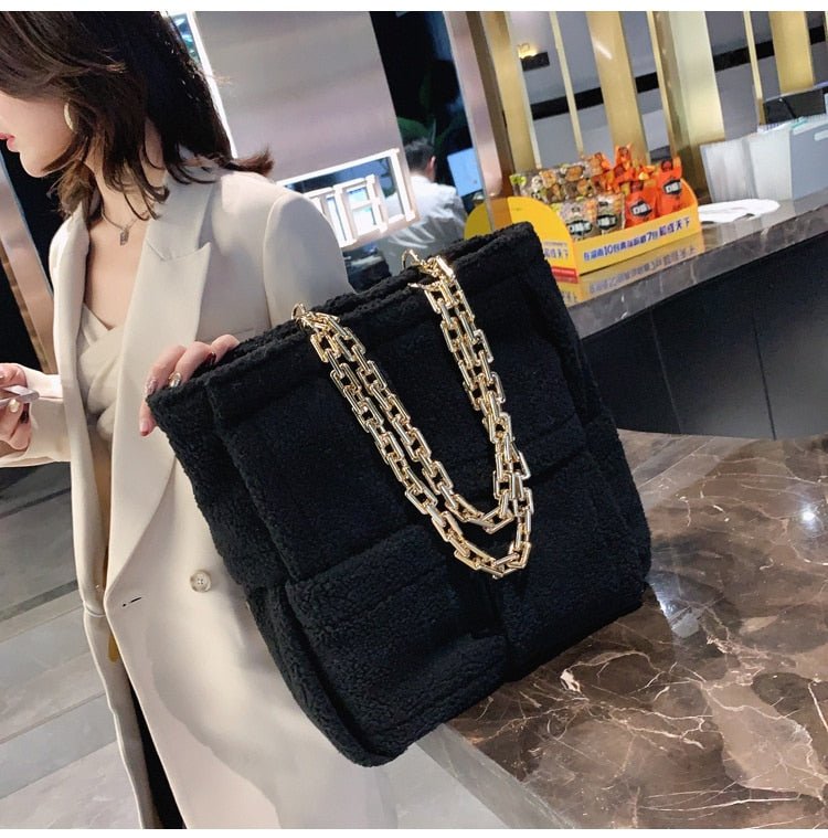 Structured Tote Bag in Faux Fur