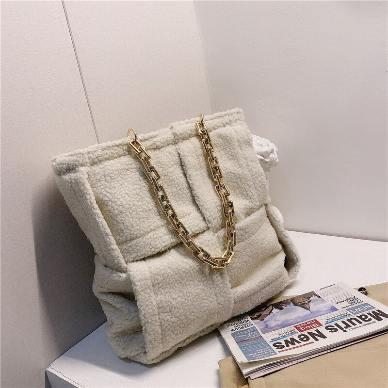 Structured Tote Bag in Faux Fur