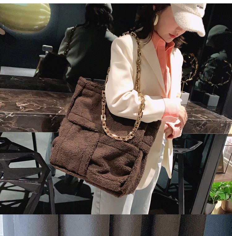 Structured Tote Bag in Faux Fur