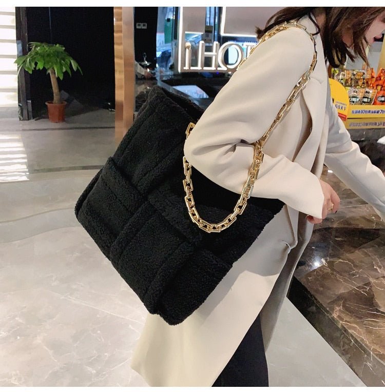 Structured Tote Bag in Faux Fur