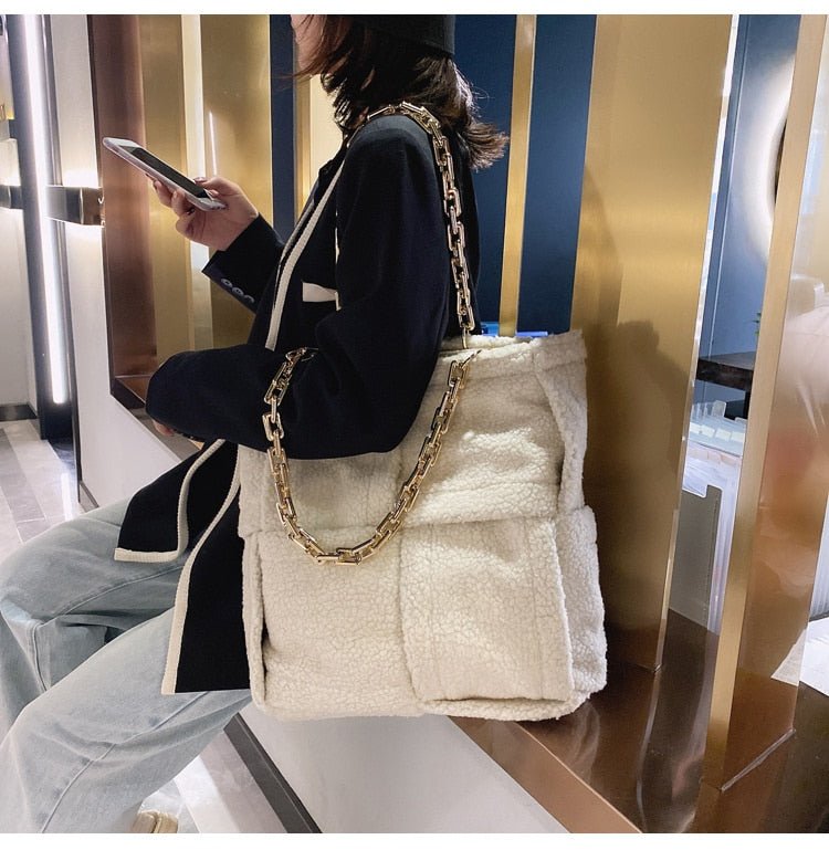 Structured Tote Bag in Faux Fur