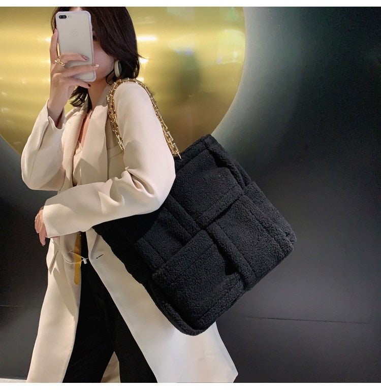 Structured Tote Bag in Faux Fur