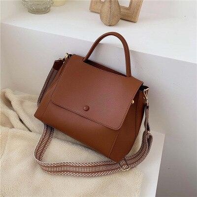 Essential Phone Bag in Synthetic Leather