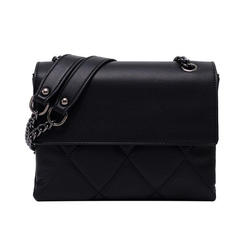 Polished Shoulder Bag in Leather