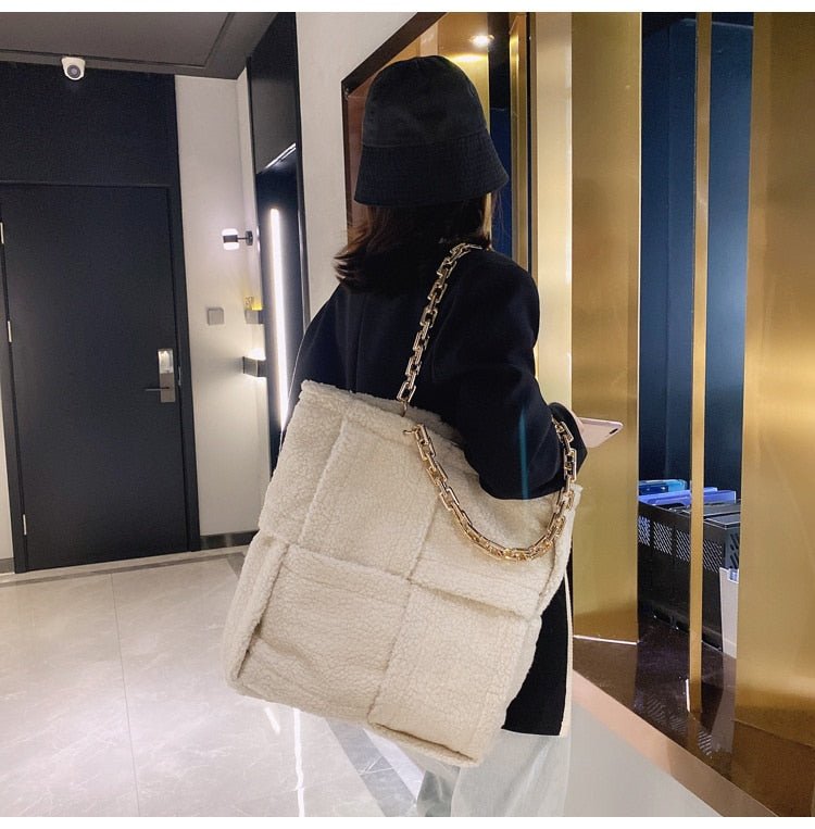 Structured Tote Bag in Faux Fur