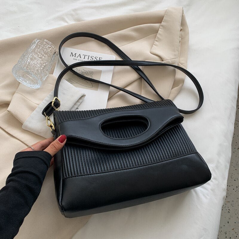 Structured Messenger Bag in Leather