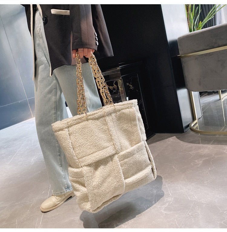 Structured Tote Bag in Faux Fur