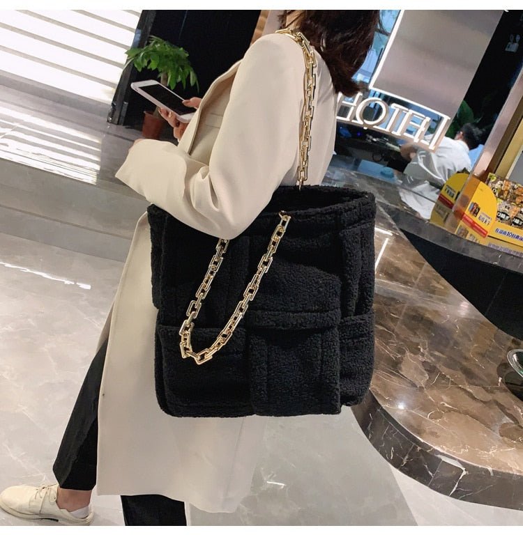 Structured Tote Bag in Faux Fur