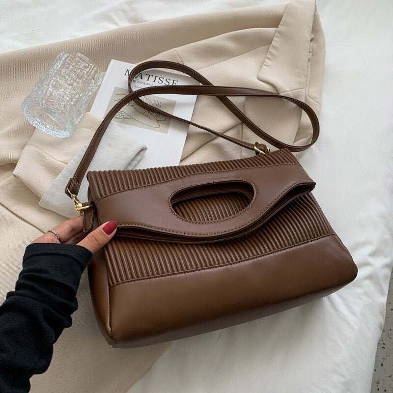 Structured Messenger Bag in Leather