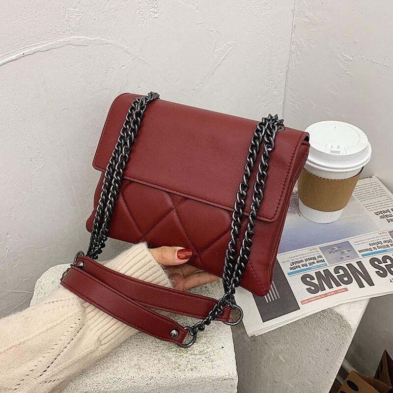 Polished Shoulder Bag in Leather