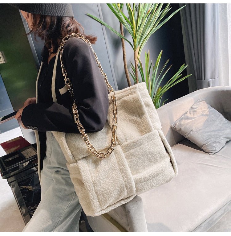 Structured Tote Bag in Faux Fur