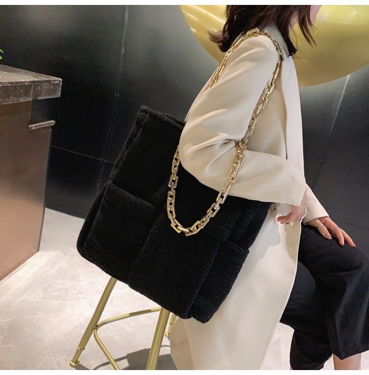 Structured Tote Bag in Faux Fur