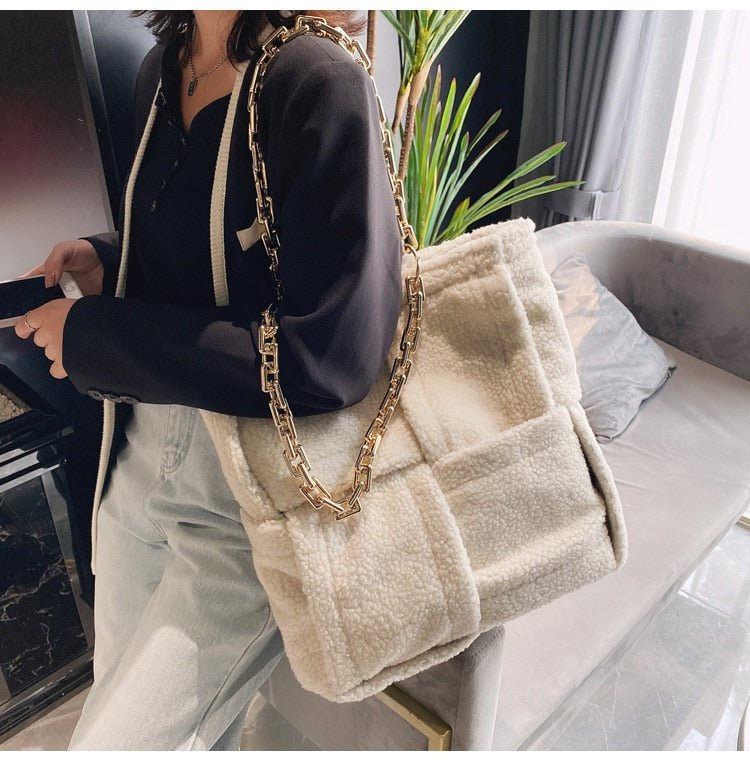 Structured Tote Bag in Faux Fur