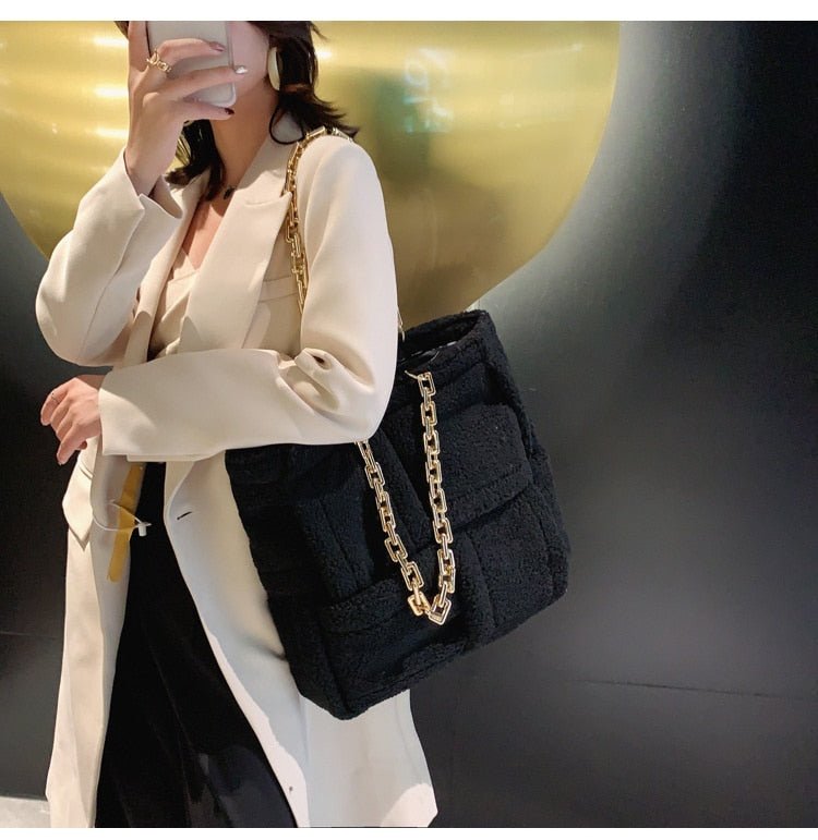 Structured Tote Bag in Faux Fur