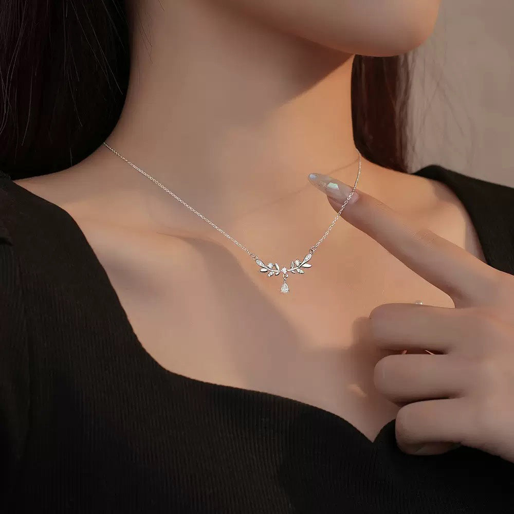 Essential Necklace in Sterling Silver
