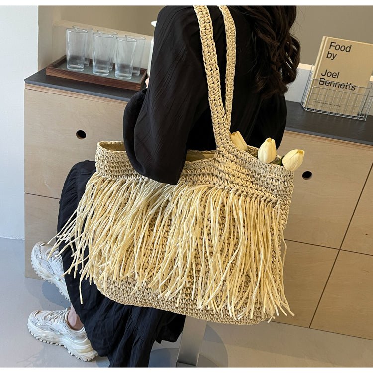 Refined Tote Bag in Straw