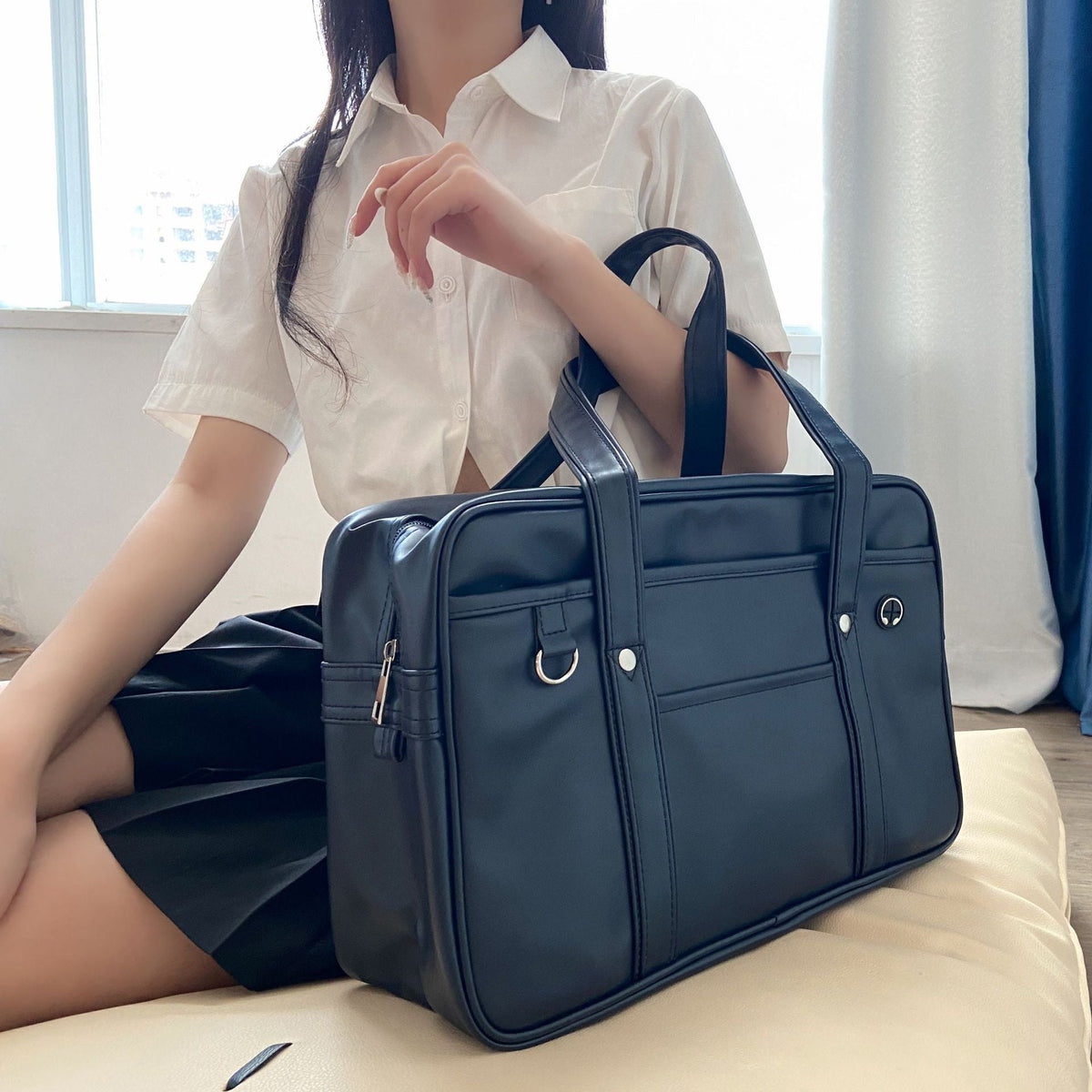 Polished Thea Smooth Leather Shoulder Bag
