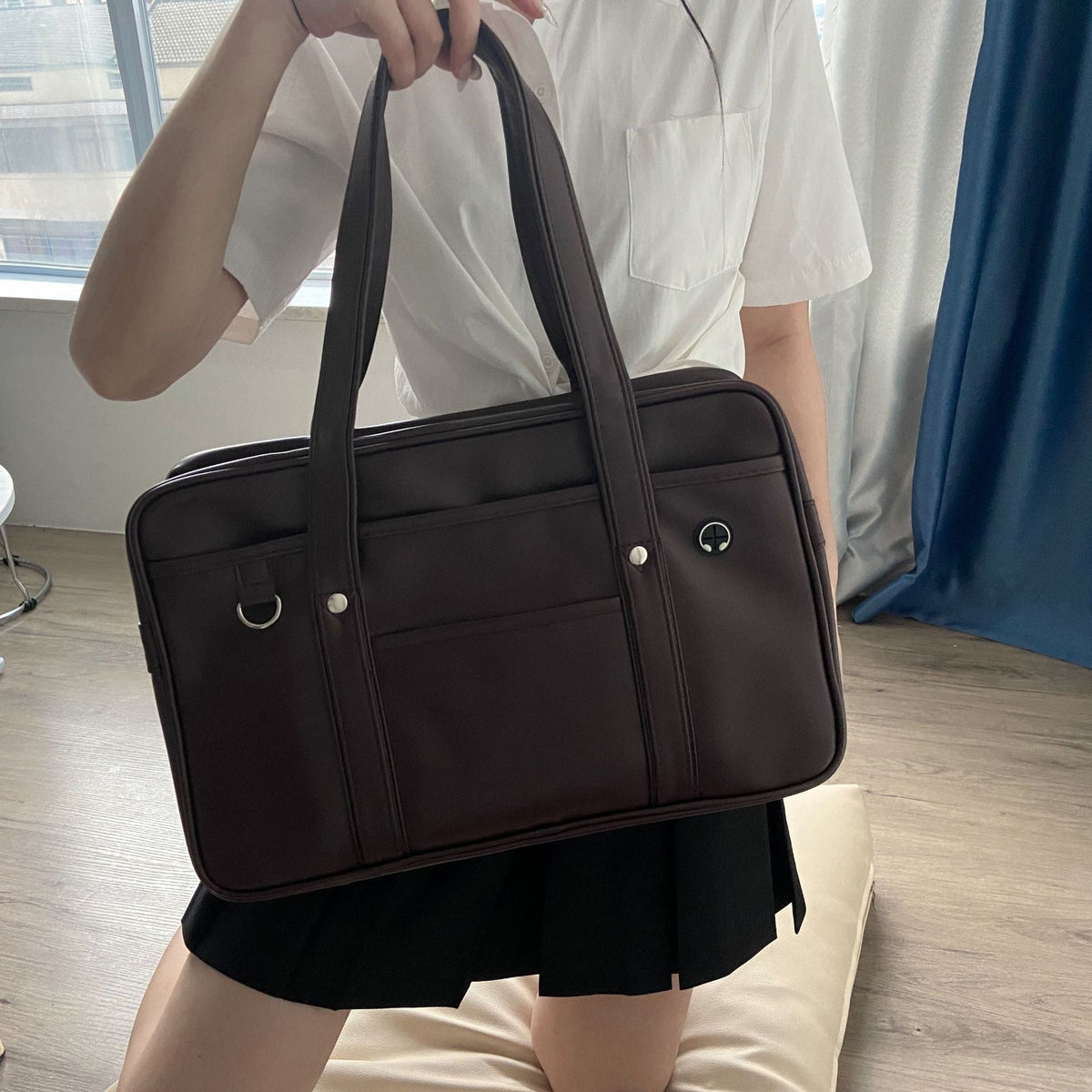 Polished Thea Smooth Leather Shoulder Bag