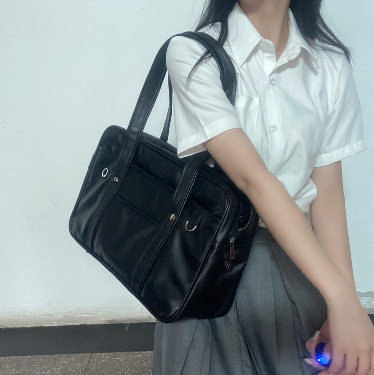 Polished Thea Smooth Leather Shoulder Bag