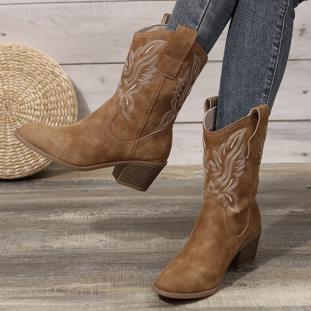 Heritage-Inspired Embroidered Western Boots
