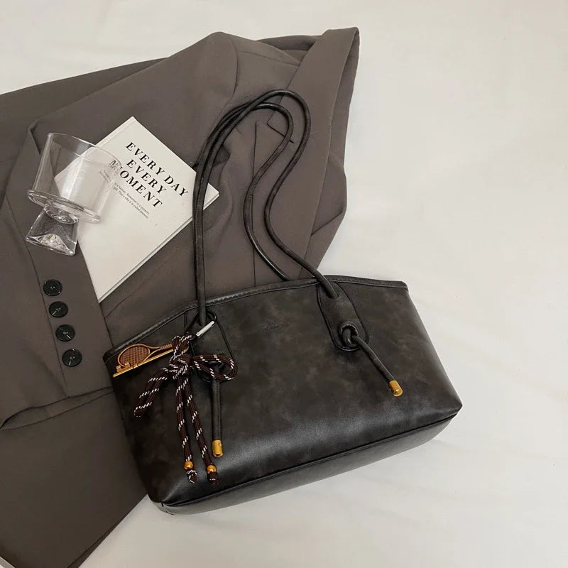 Wilhelmina Retro Shoulder Bag