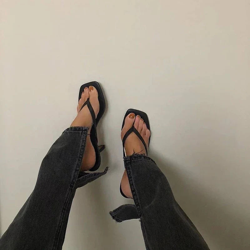 Essential Dahlia Leather Low-Heel Sandals