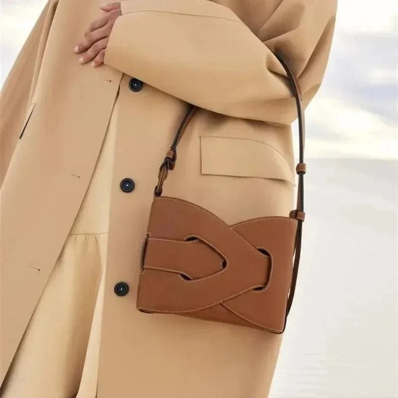 Streamlined Shoulder Bag in Leather