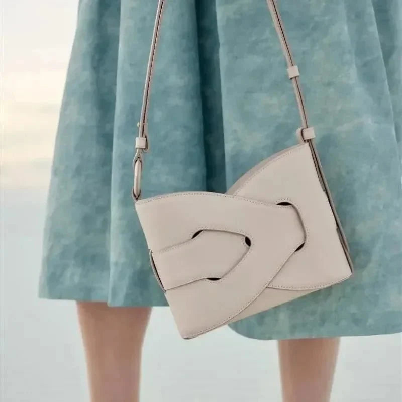 Streamlined Shoulder Bag in Leather