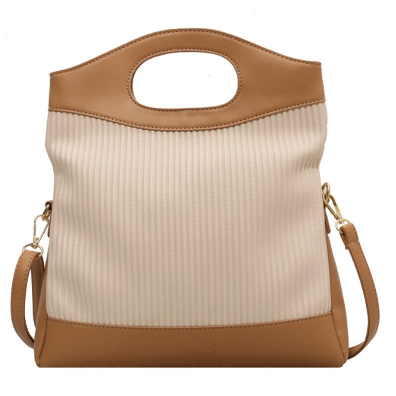 Structured Messenger Bag in Leather