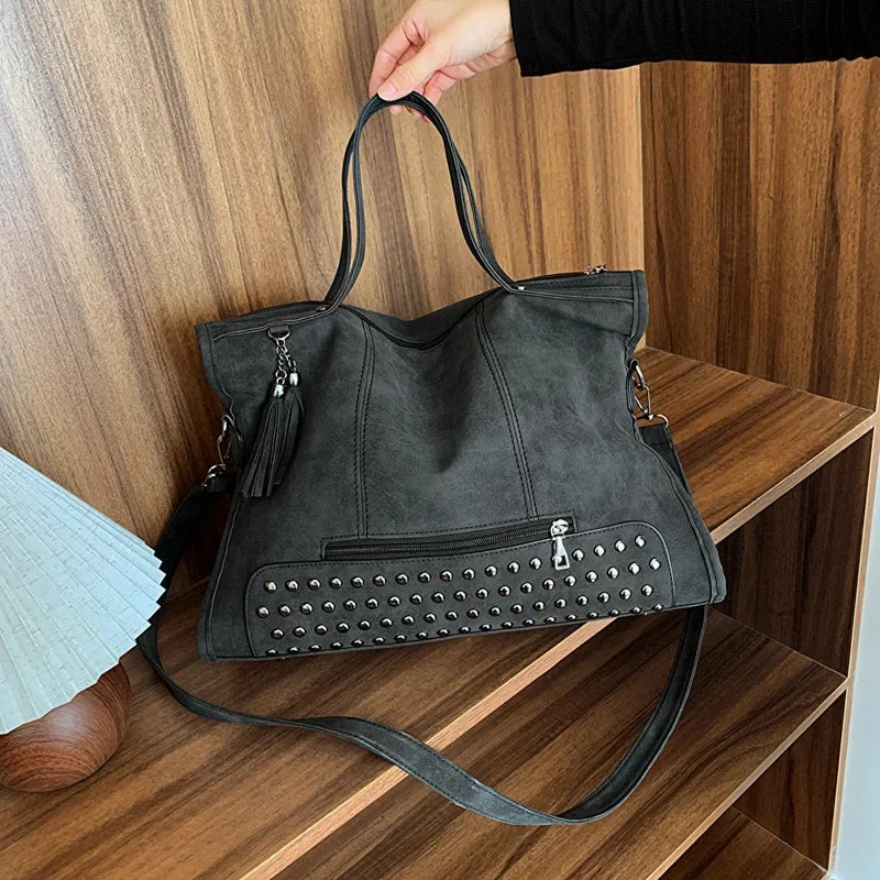 Heritage-Inspired Retro Crossbody Bag