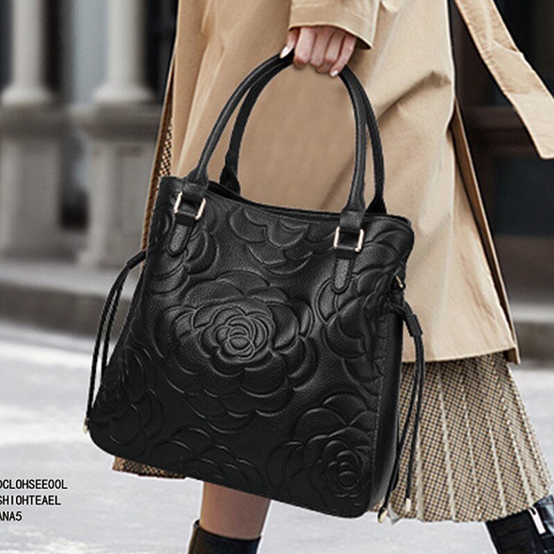 Refined Messenger Bag in Genuine Leather