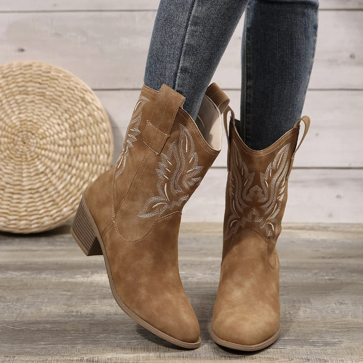 Heritage-Inspired Embroidered Western Boots