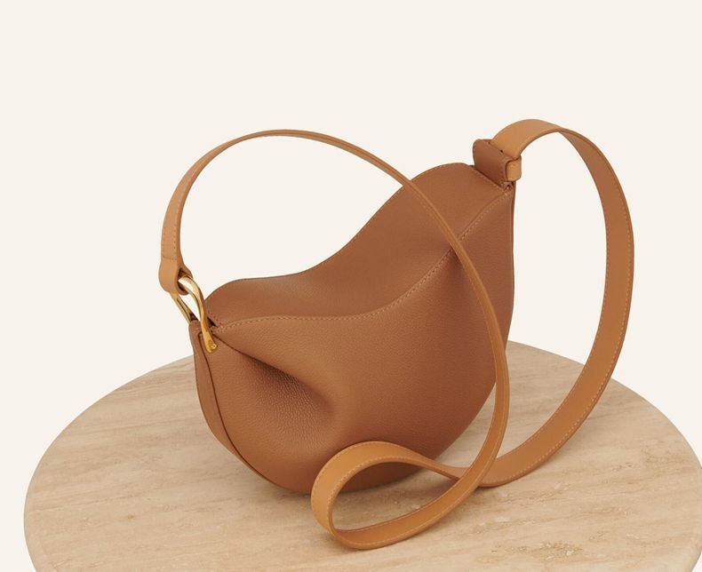 Classic Crossbody Bag in Genuine Leather