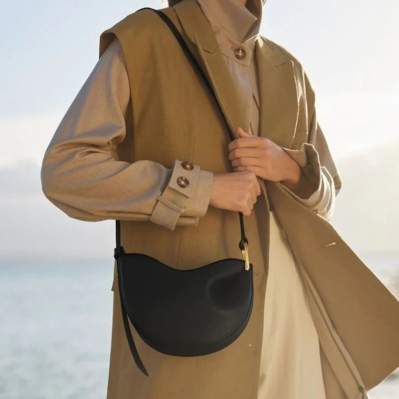 Classic Crossbody Bag in Genuine Leather