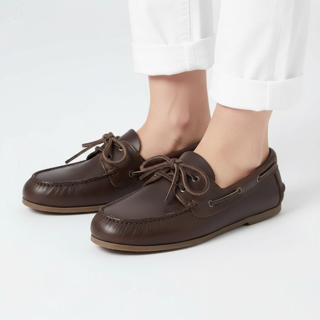 Weekend Boat-Style Loafers with Classic Laces