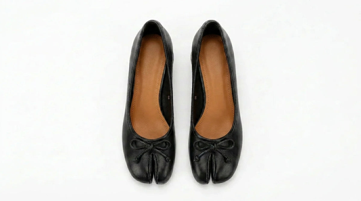 Refined Heeled Loafers with Knot Detail