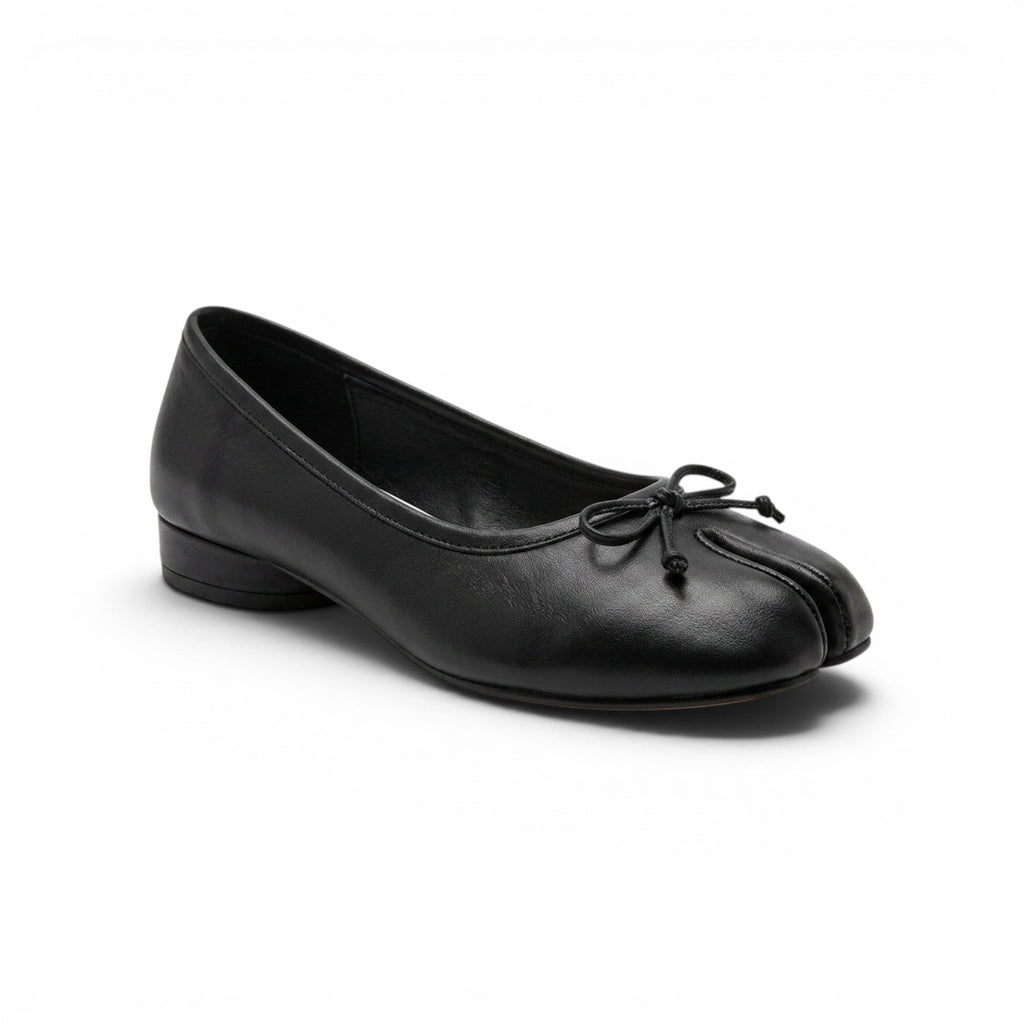 Refined Heeled Loafers with Knot Detail