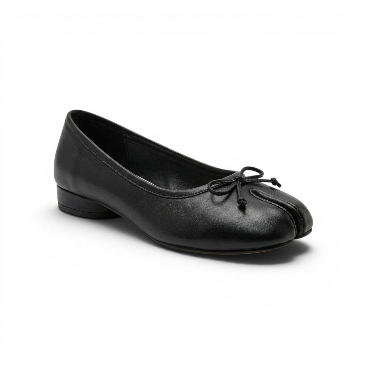 Refined Heeled Loafers with Knot Detail