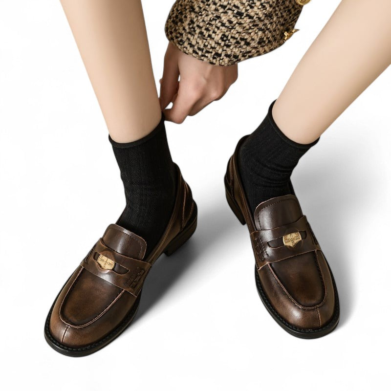 Classic Heeled Leather Loafers with Vintage Appeal