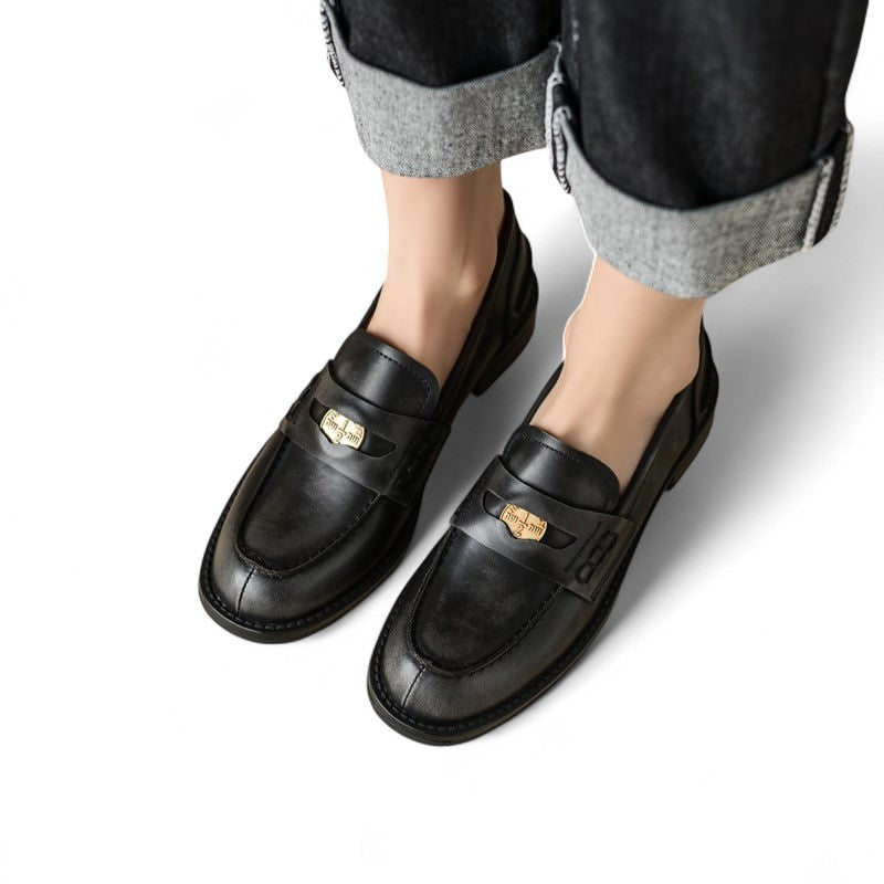 Classic Heeled Leather Loafers with Vintage Appeal