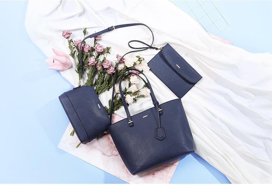 Classic Crossbody Bag in Leather