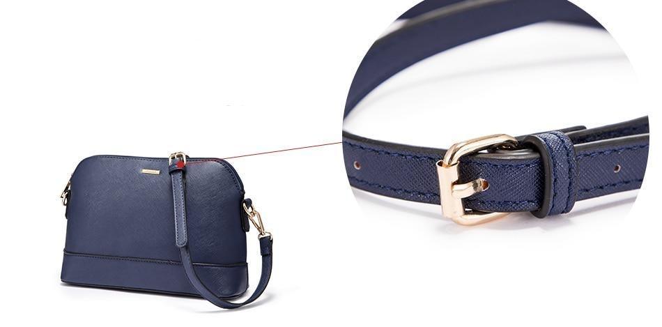 Classic Crossbody Bag in Leather