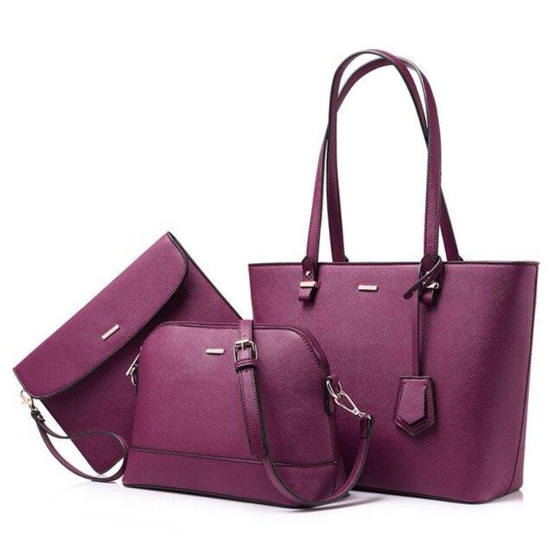 Classic Crossbody Bag in Leather