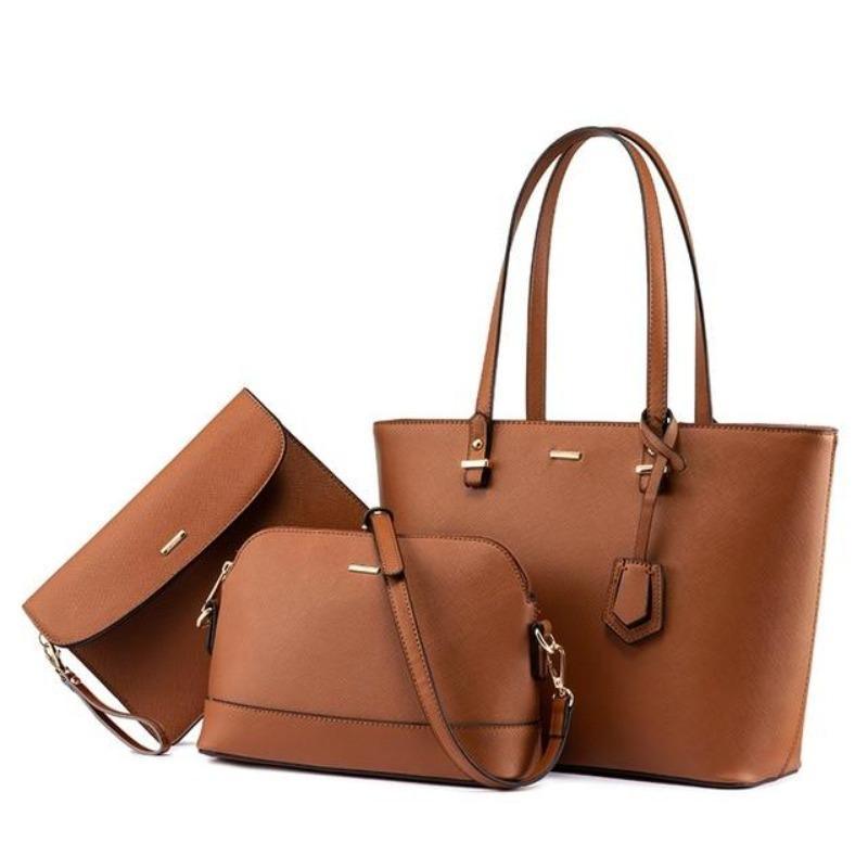 Classic Crossbody Bag in Leather